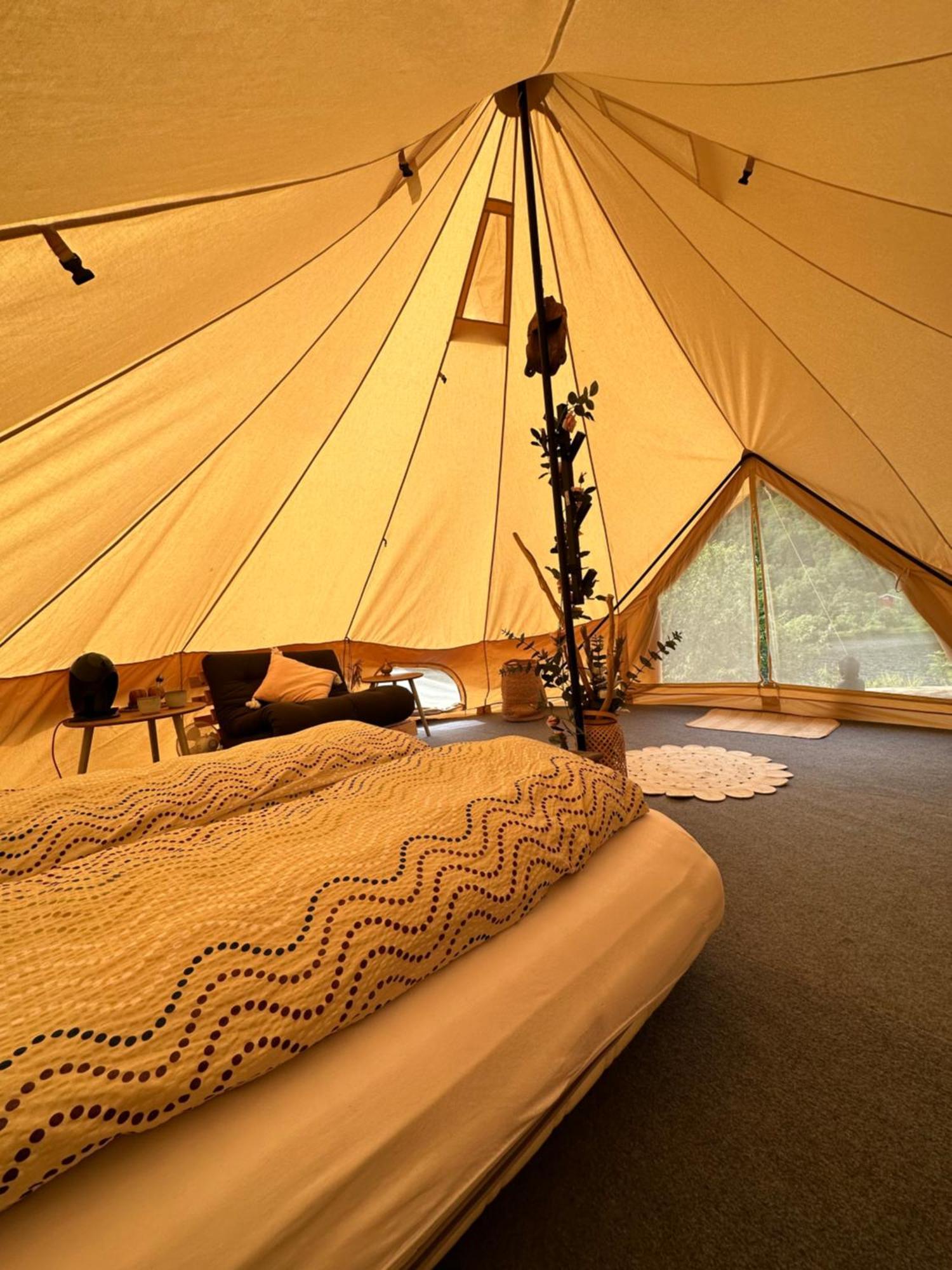 Glamping On Idyllic Lake, Paddle Boards & Rowboat ポールスグルン エクステリア 写真